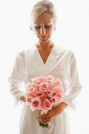 bride pink rose bouquet