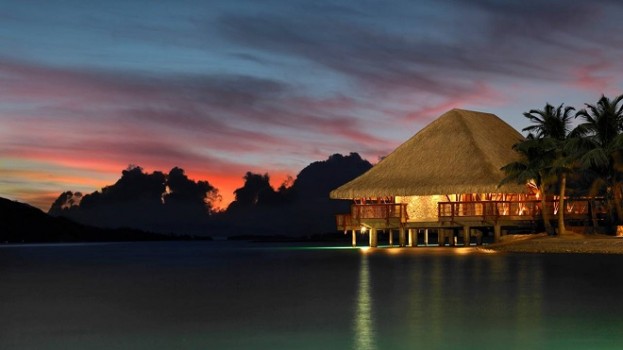 Honeymoon Hotspot – Four Seasons Resort Bora Bora ...