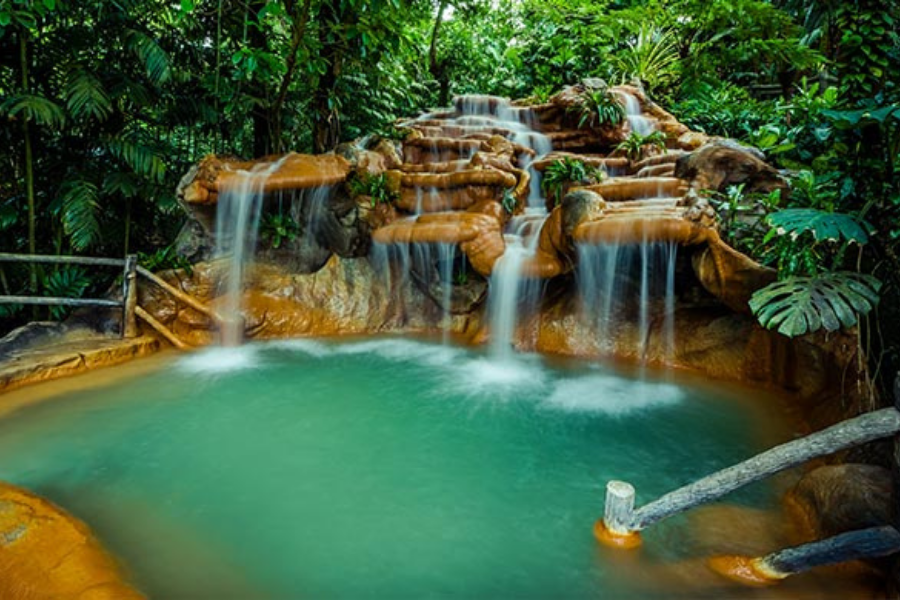 Mud bath and hot spring Costa Rica 